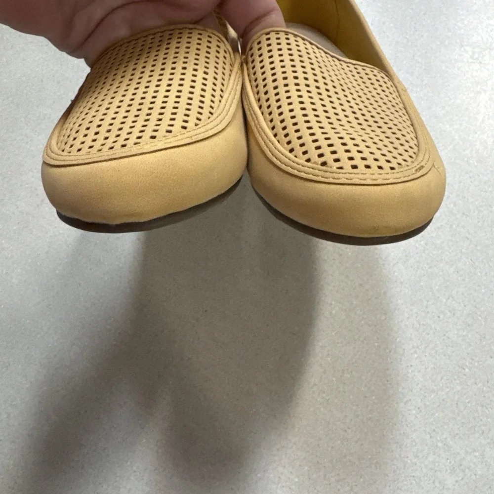 Liz Claiborne Yellow Loafer Shoes Towne Women Fall Textile Flats 7.5M